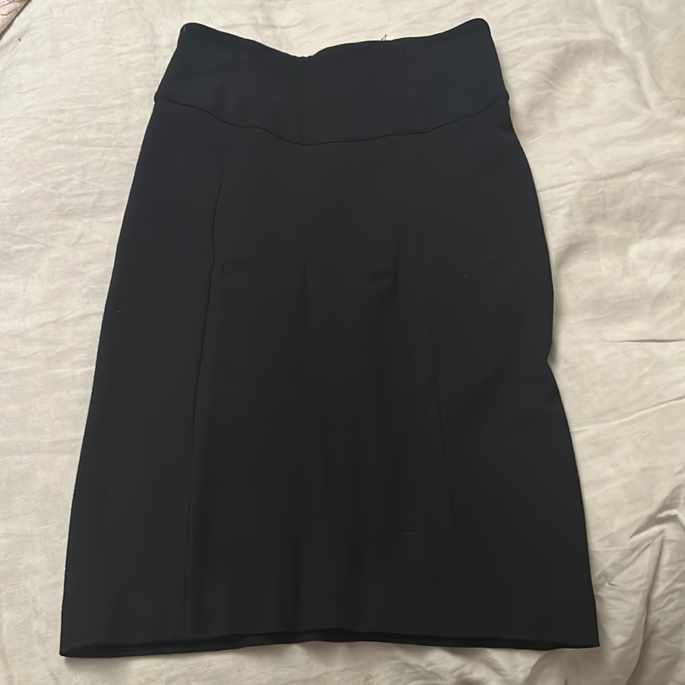 Simple pencil skirt by Maje